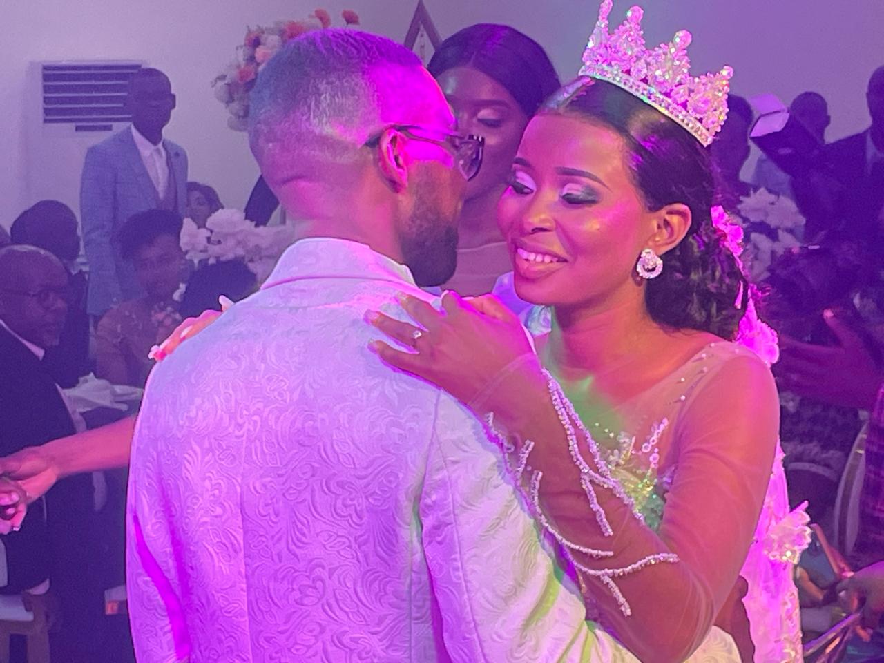 A Experiência de Servir um Casamento de Jovens: Encanto e Emoção com a Kaombo